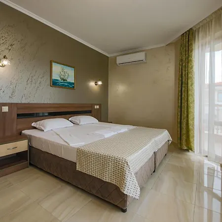 Phoenix Πανσιόν