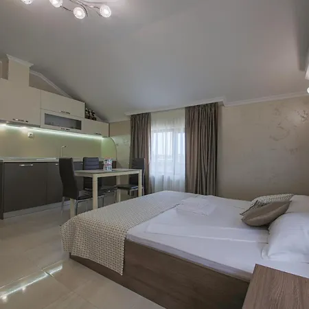 Konukevi Phoenix 3*