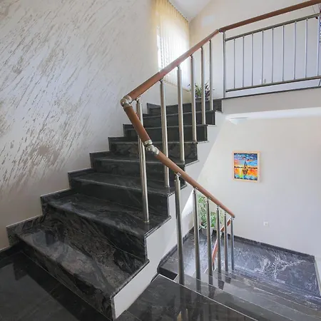 Konukevi Phoenix 3*