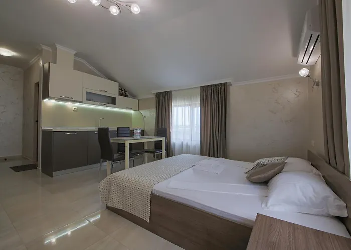 招待所 Phoenix 3*