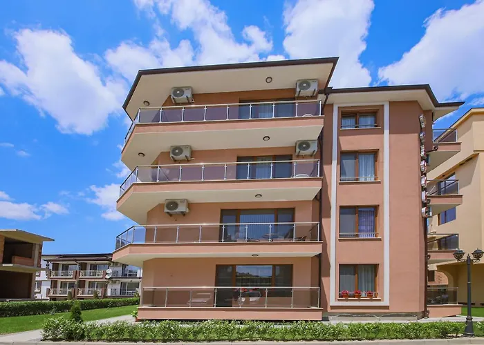 Phoenix 招待所 3*