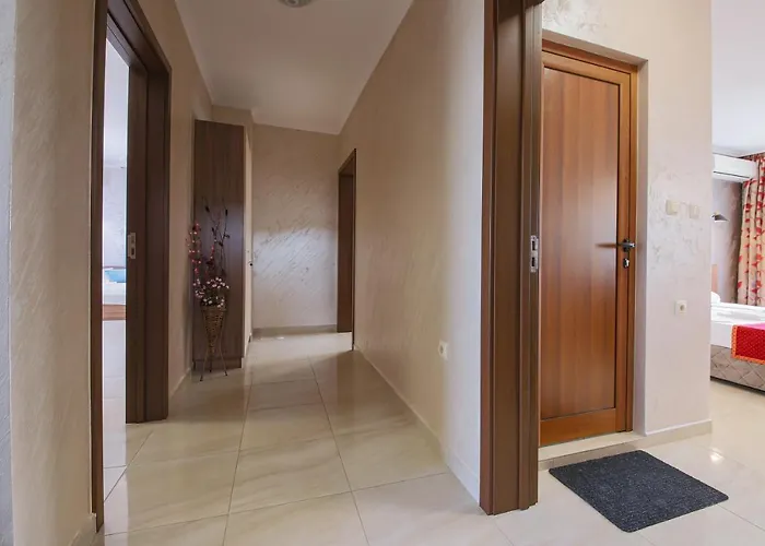 Phoenix 招待所 3*